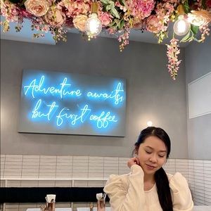 Hello my name is Jenny and welcome to my poshmark!